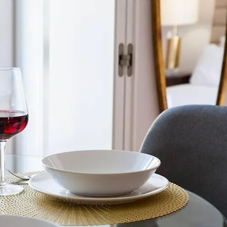 Crucifixo Deluxe * ליסבון